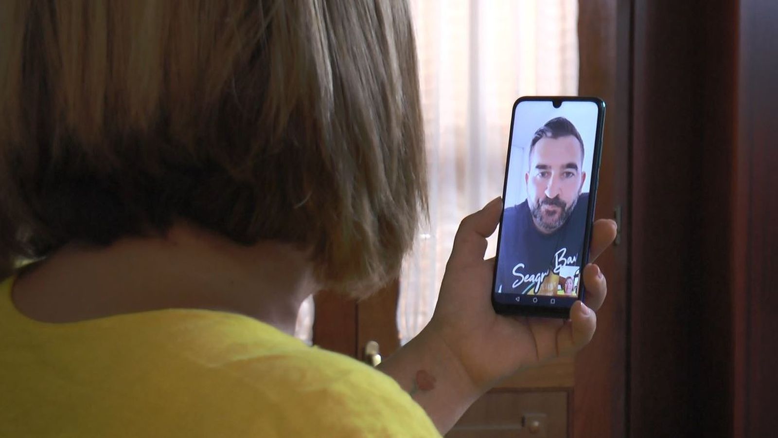 Amaya habla con Cantero en una videollamada