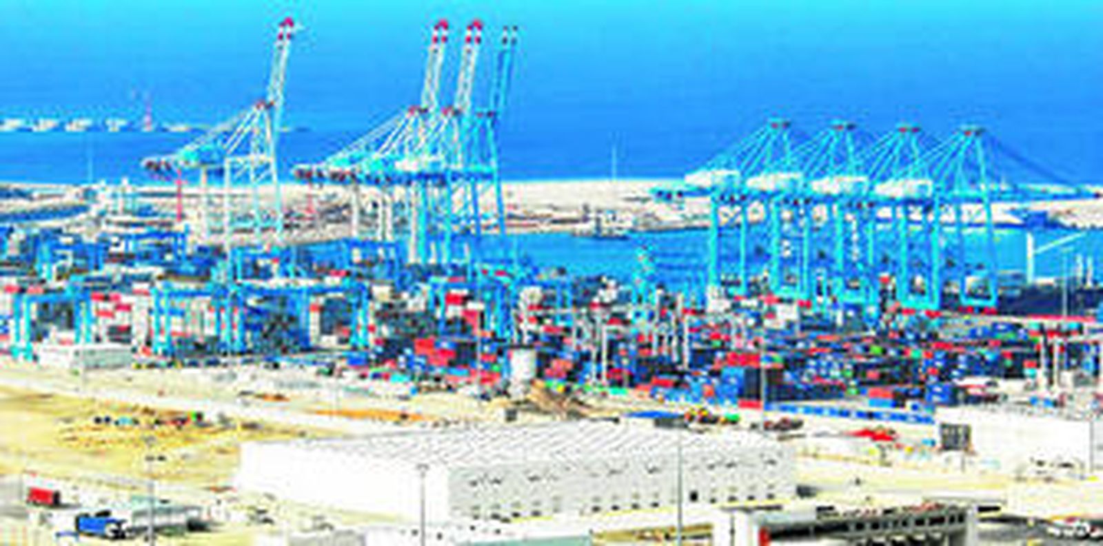 Una instantánea de APM Terminals y Eurogate, en el puerto de Tánger-Med.