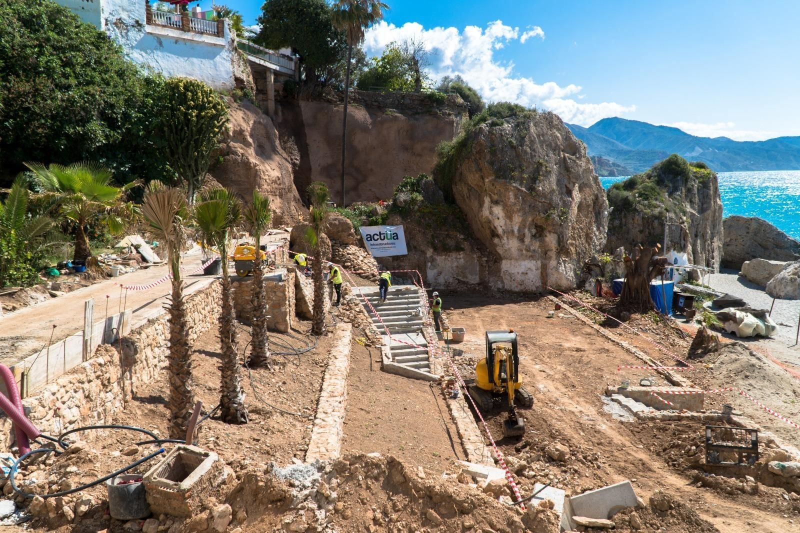 Obras de estabilización del talud del Paseo de los Carabineros.