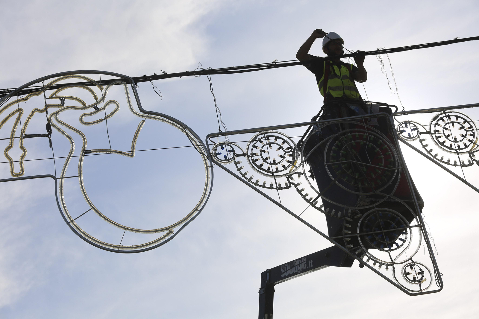 Las fotos de los preparativos para la Feria de Málaga 2019