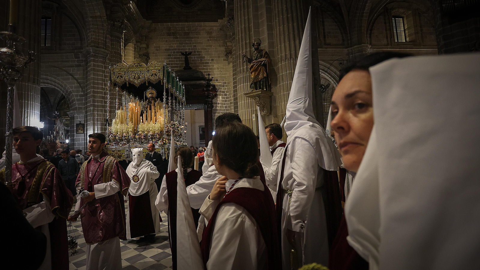 Bondad, Salvación y Clemencia se refugian en la Catedral y La Salud en San Francisco