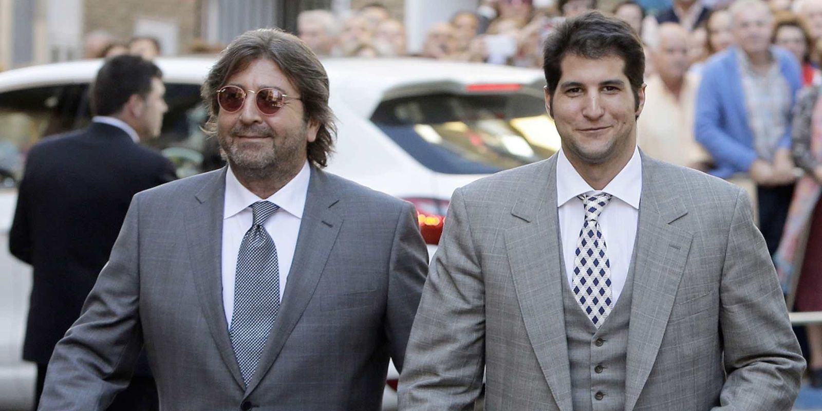 Julián Contreras y su padre, en la boda de Cayetano Rivera