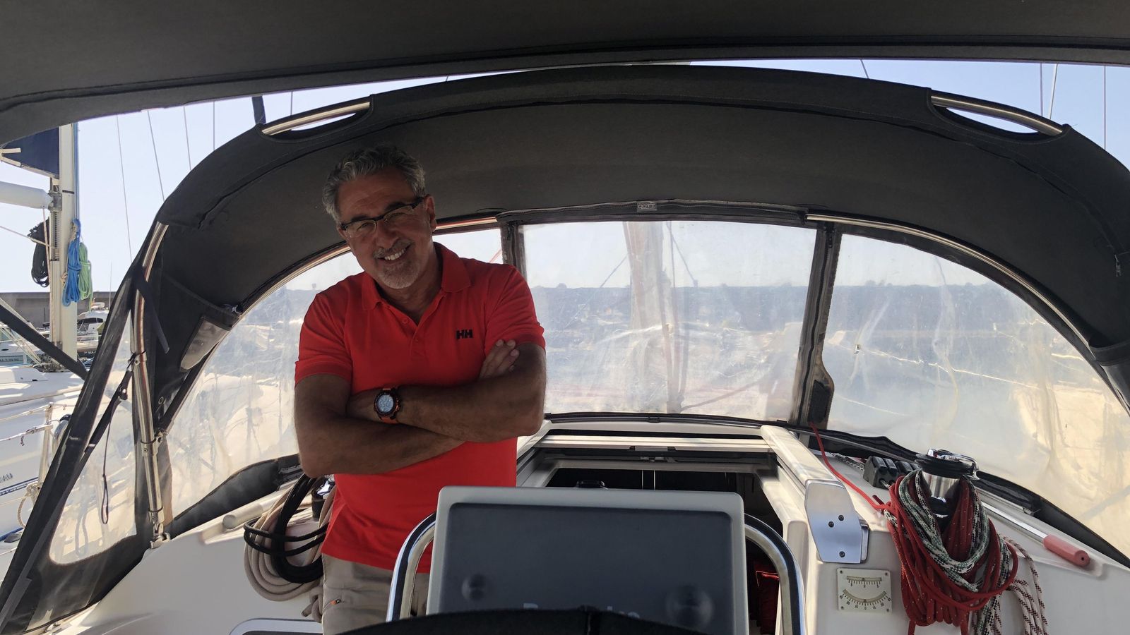 Manuel Durán, en su barco.