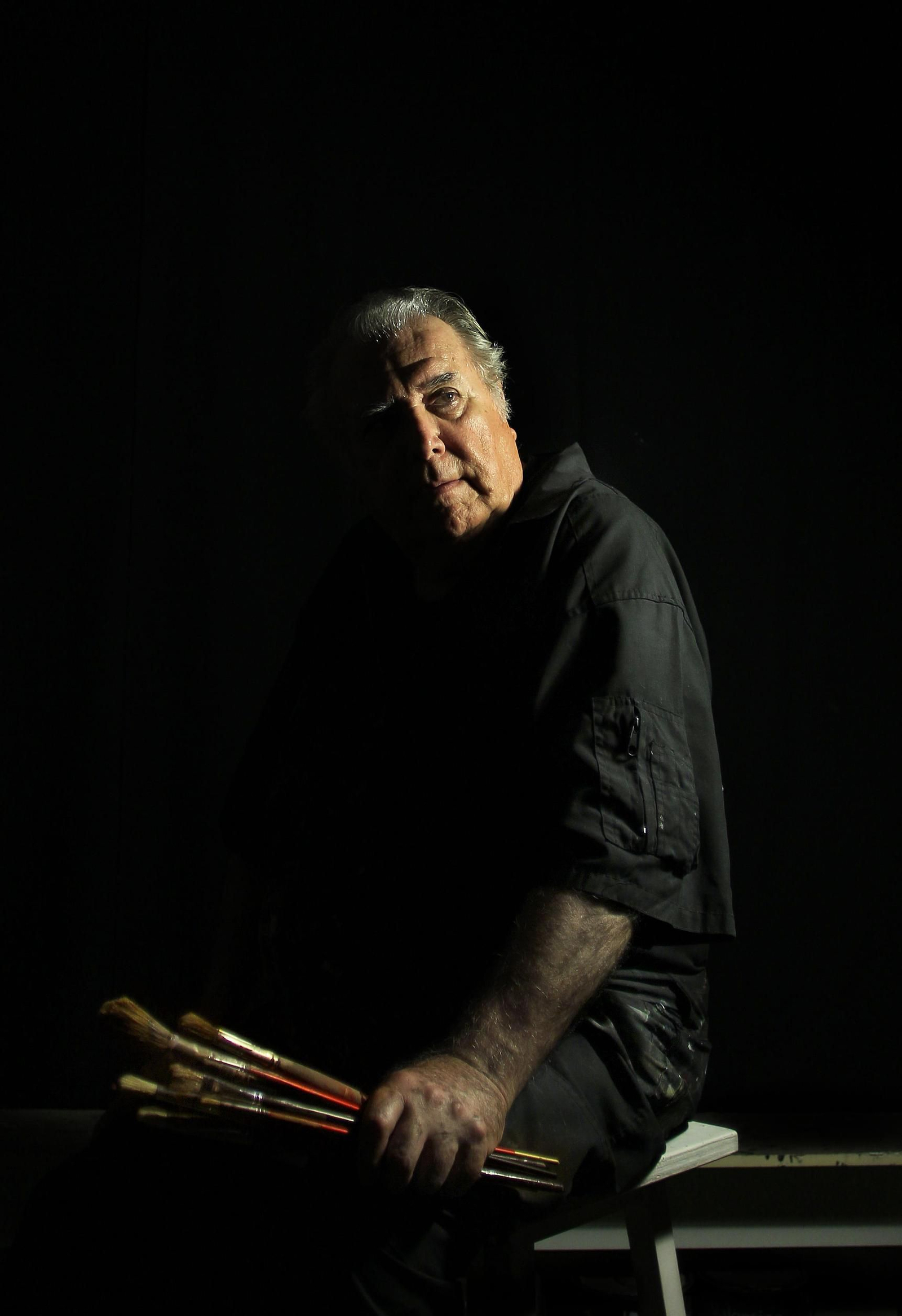 El artista, fotografiado en su estudio.