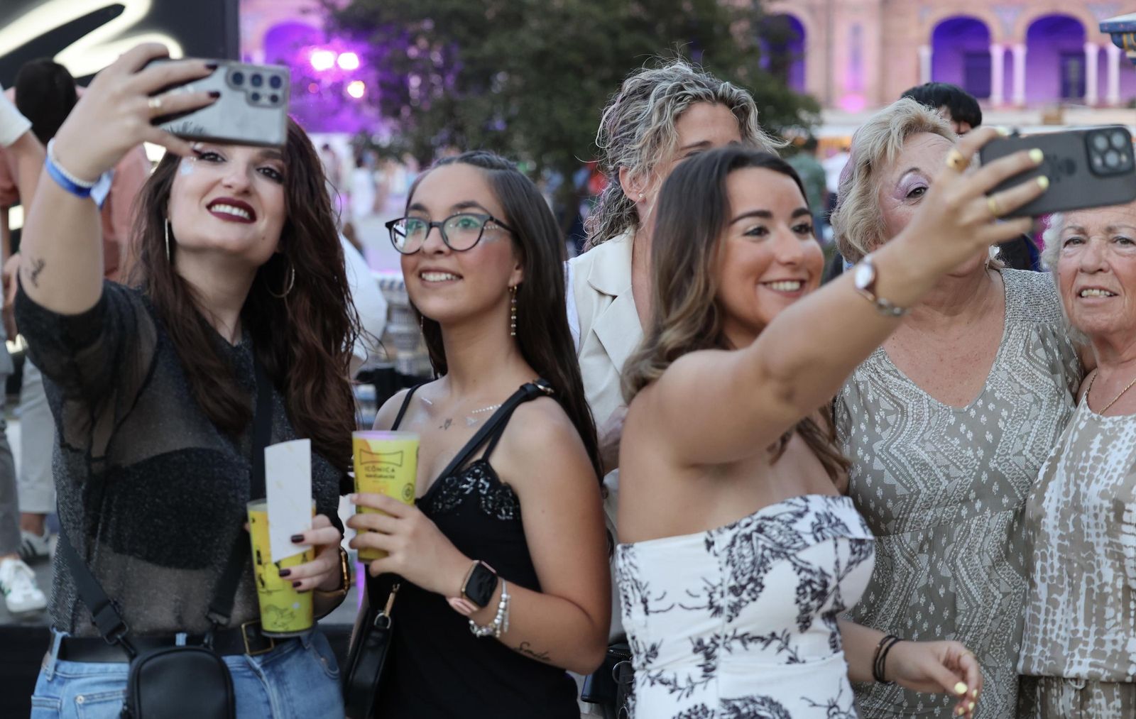 Búscate en las fotos del concierto de Antoñito Molina en Sevilla