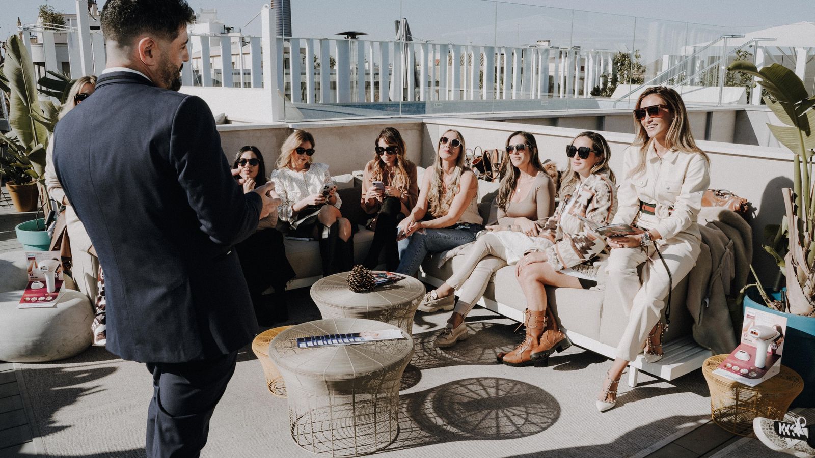 Las 'influencer' durante una de las presentaciones de belleza del CosmetikTrip.