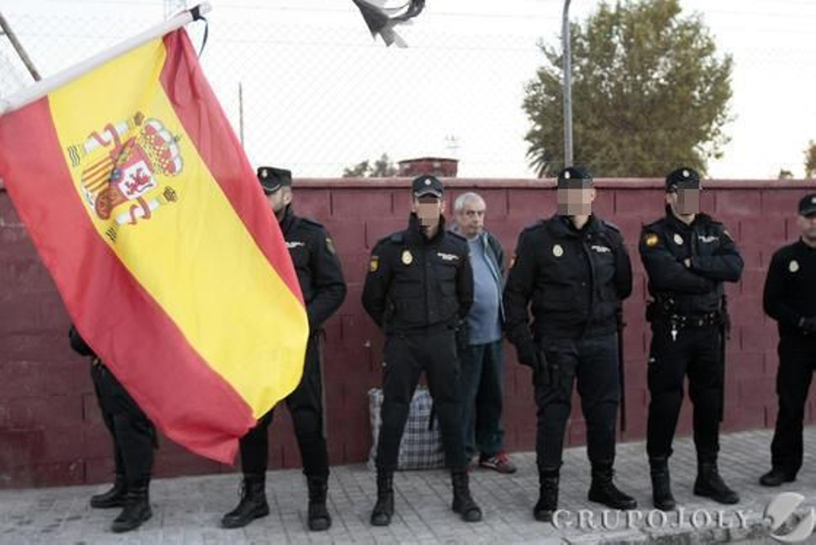 El etarra Fernández Larrinoa sale de la prisión de Puerto I. 

Foto: Fito Carreto