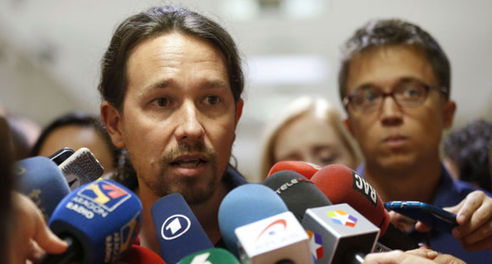 Iglesias insinúa que ya ha hablado con Sánchez de una alternativa a Rajoy
