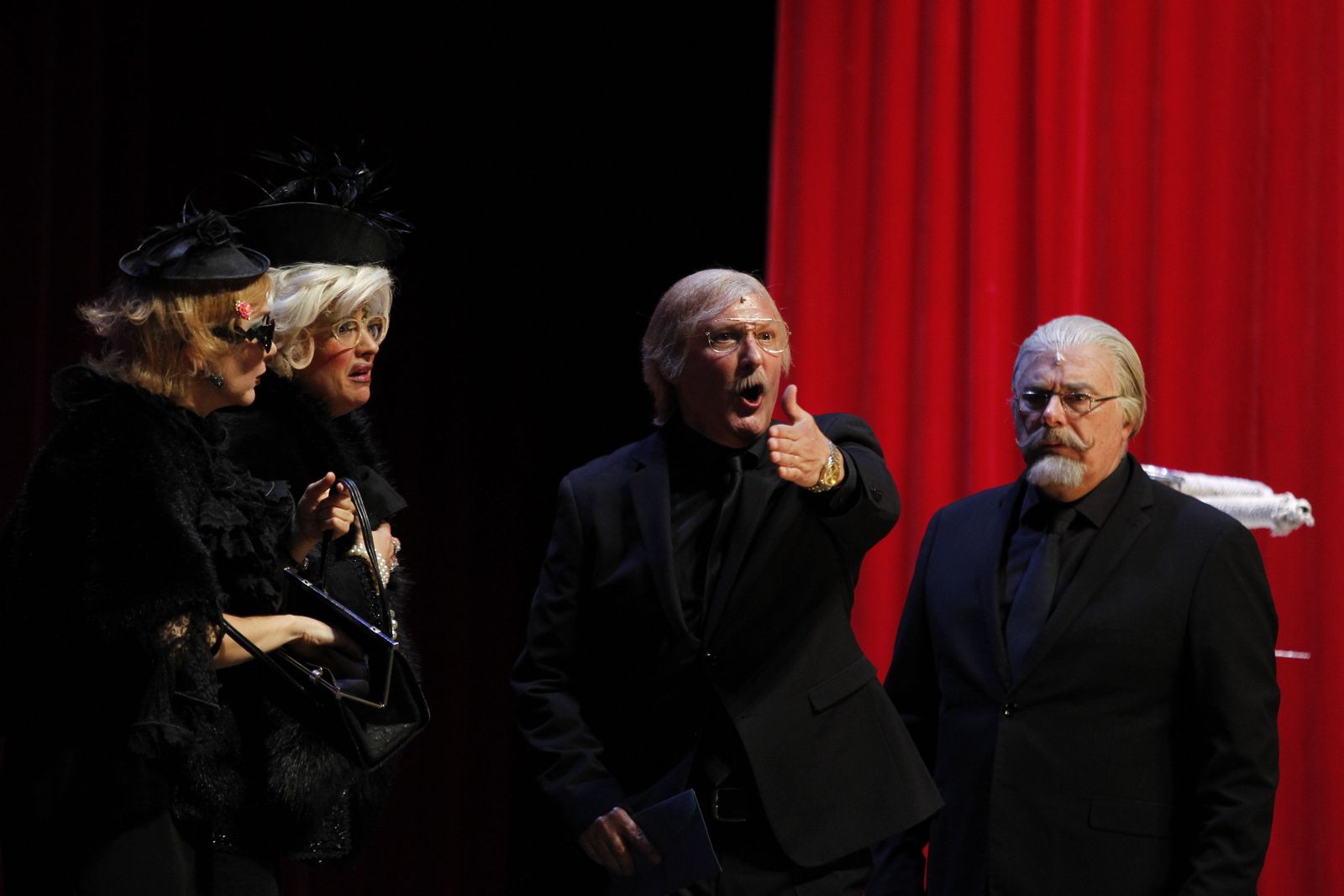 Fotogalería espectáculo La Cubana "Adiós Arturo". Festival Teatro El Ejido