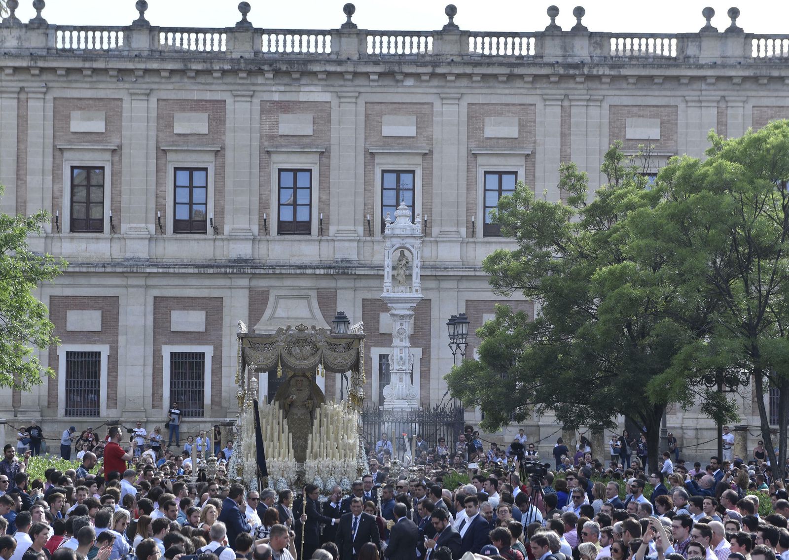 El regreso de la Virgen de los Ángeles tras su coronación, en imágenes