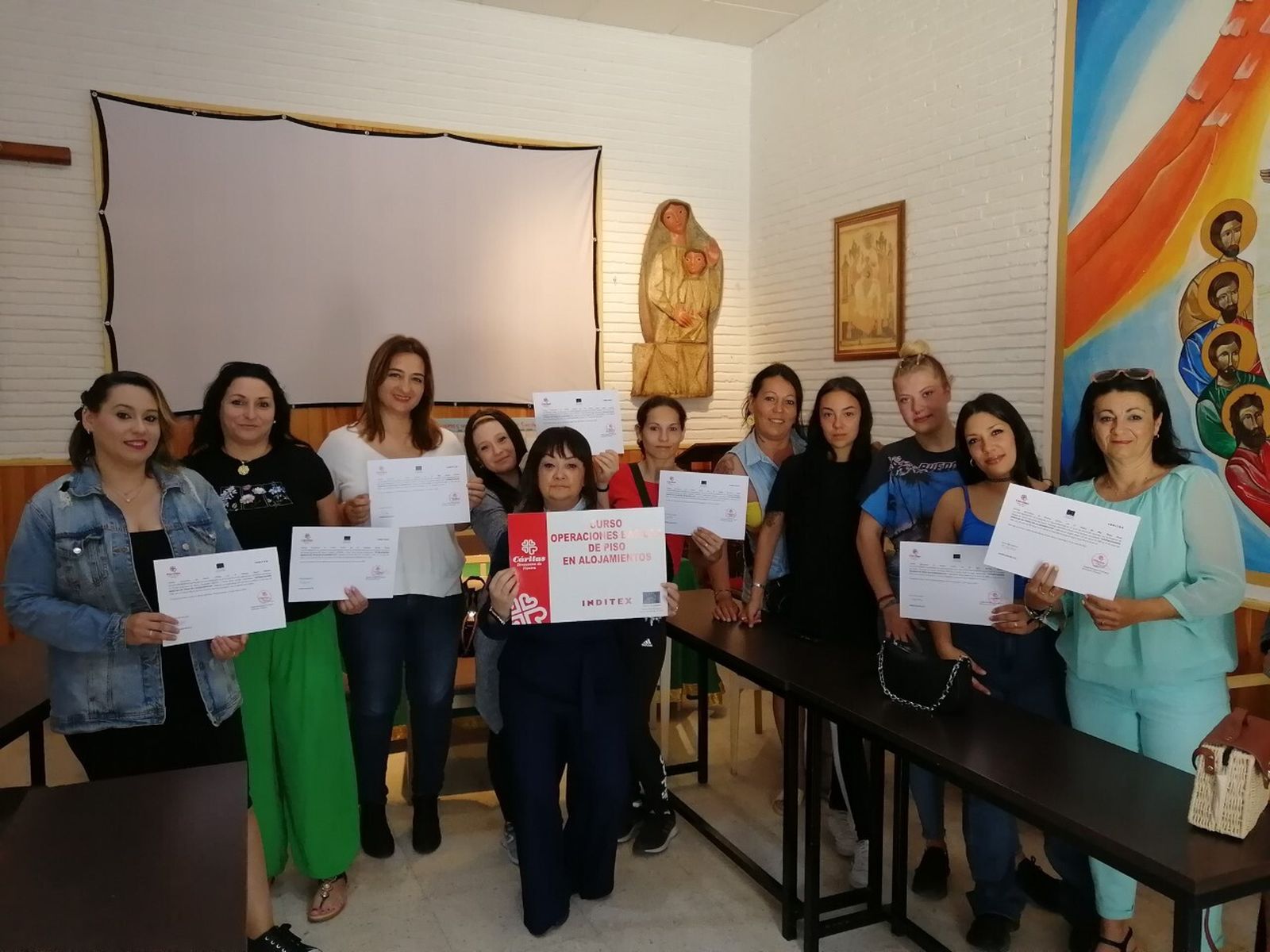 Foto de familia tras la formación.