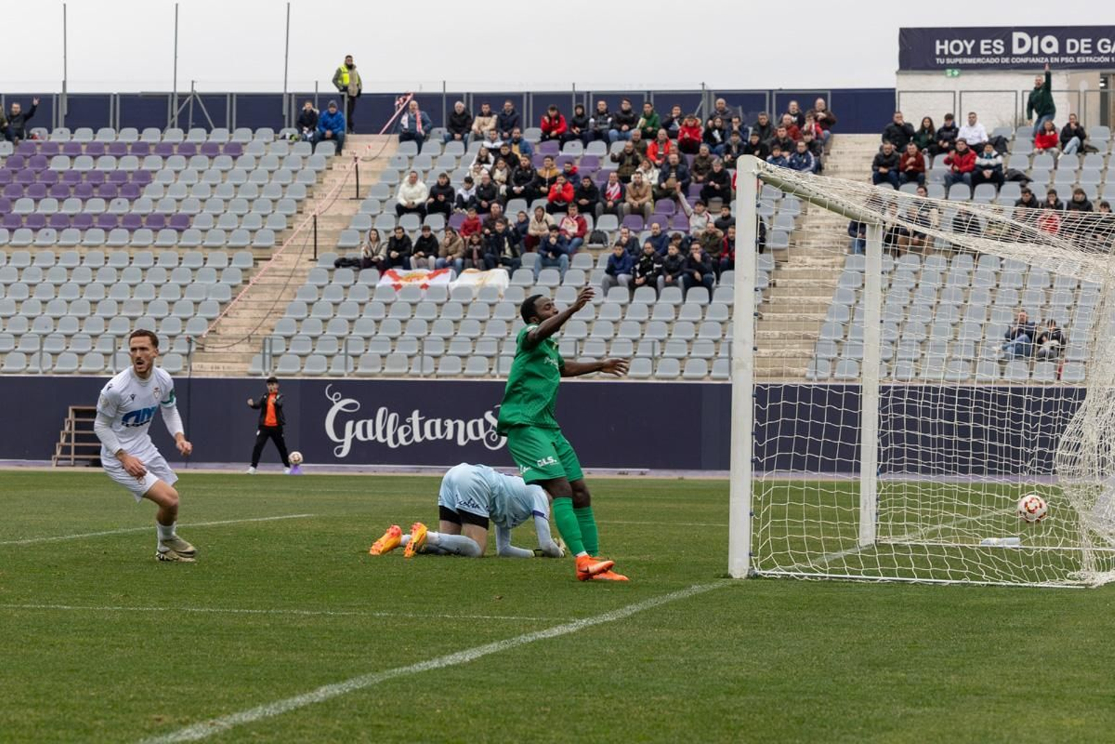 Las mejores imágenes del triunfo del Real Jaén en el derbi ante el Martos CD