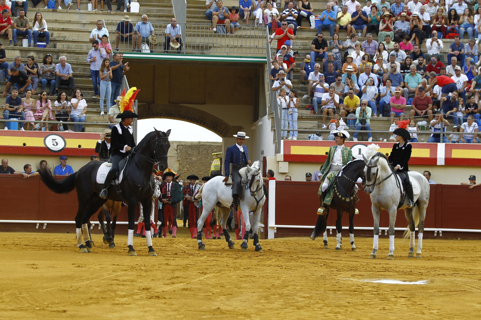 Imágenes de la corrida de rejones en la Feria taurina de Vera 2022