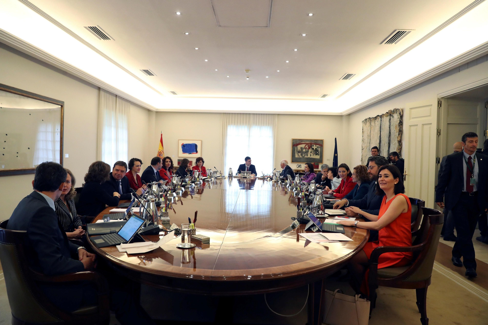 Las imágenes del primer Consejo de Ministros del Gobierno de Pedro Sánchez