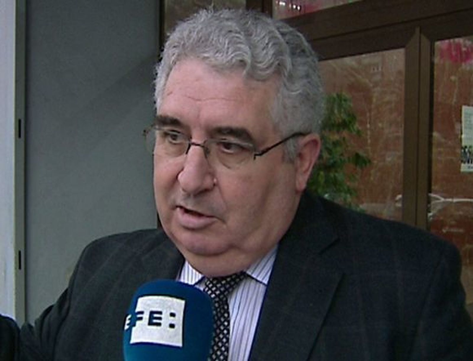 El juez levanta la imputación al director y el jefe de estudios del colegio Valdeluz