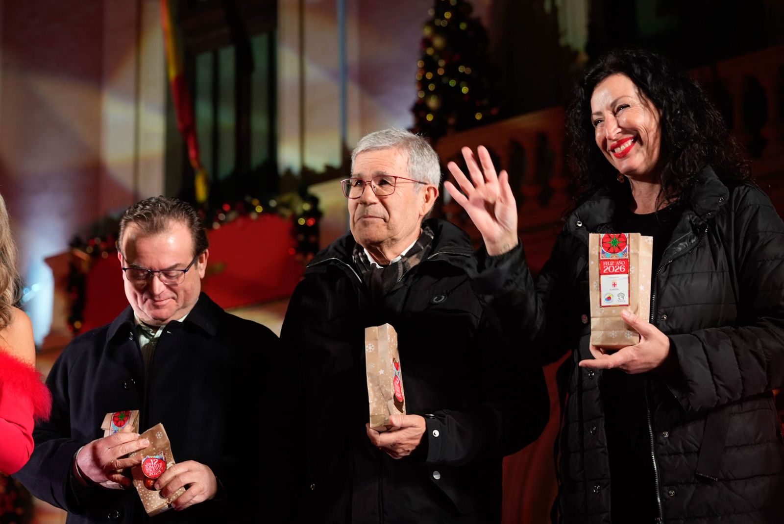 Almería despide con los 12 tomates cherry de la suerte el año 2025