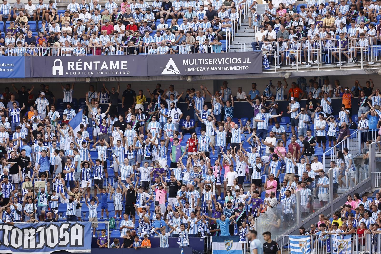 Búscate en las gradas de La Rosaleda durante el Málaga CF-Cádiz