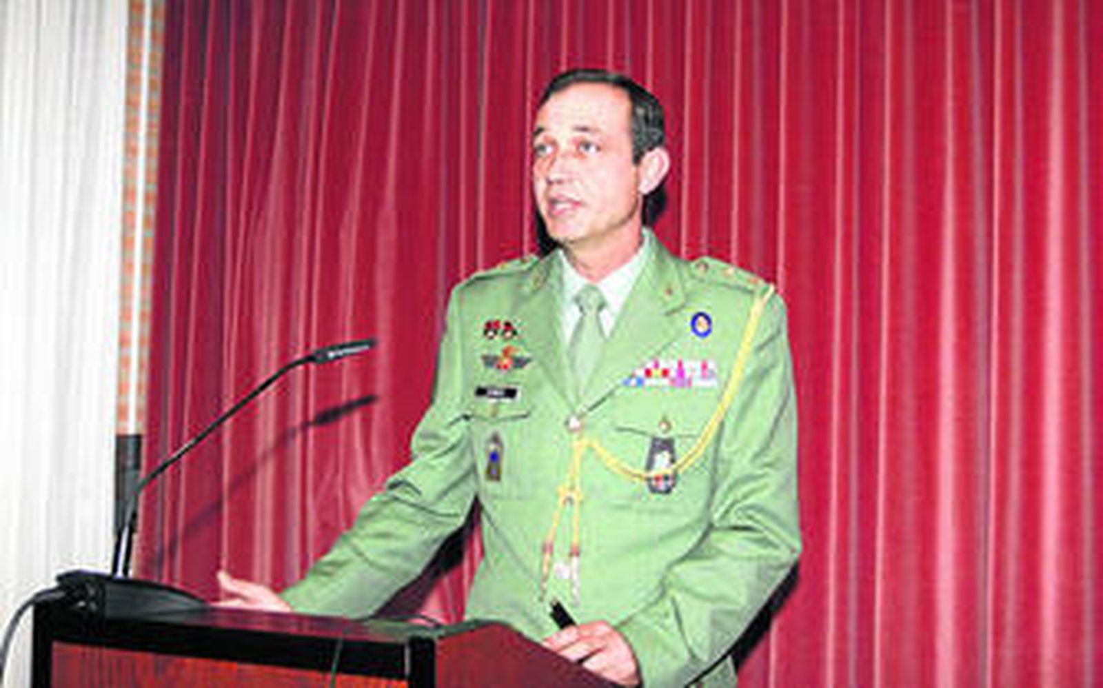 Teniente coronel Enrique Campo Loarte, jefe del Grupo de Artillería de Campaña II de La Legión.