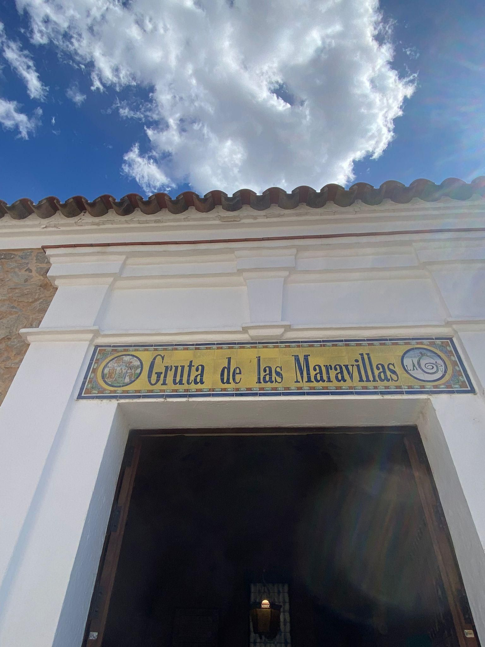 Entrada a la Gruta de las Maravillas