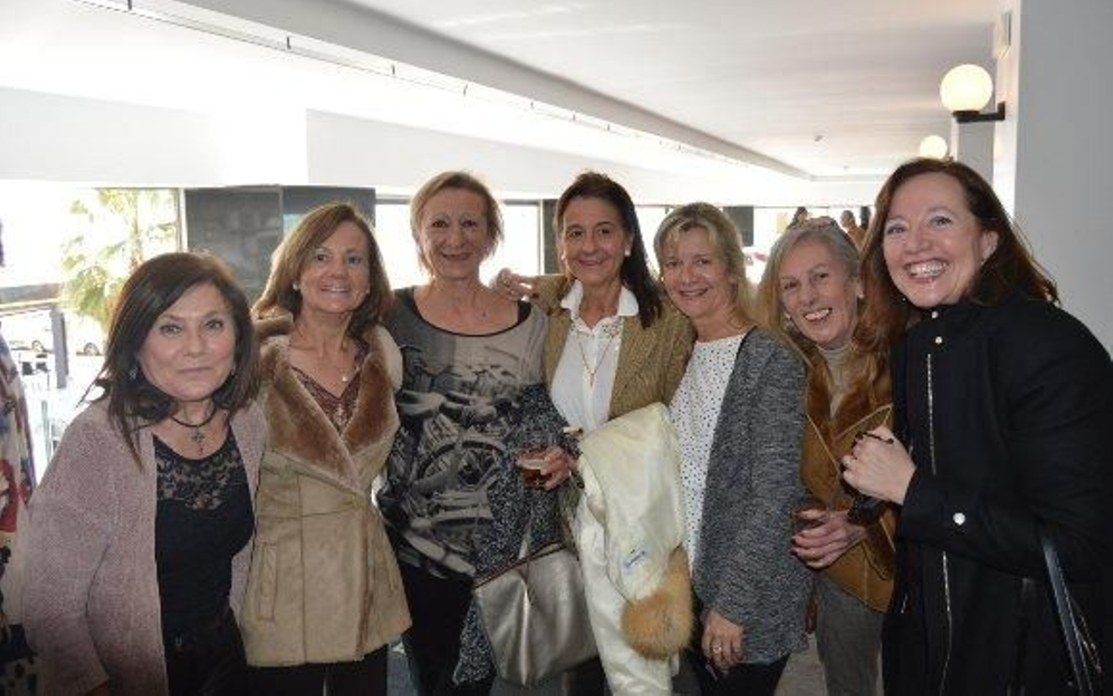 Carmen Rodríguez-Tenorio, las hermanas Maite, Alicia y Paloma Azagra, Pili Dorado, Lourdes de Vicente y Carmen Márquez.

Foto: Ignacio Casas de Ciria