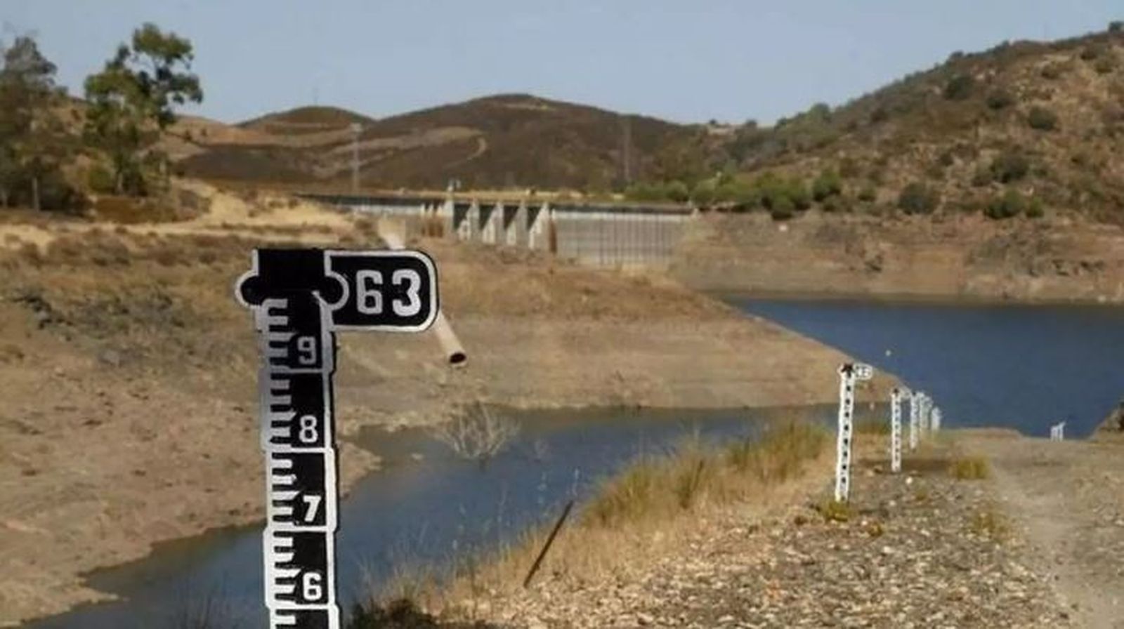 Uno de los embalses de la provincia de Huelva, a niveles mínimos, en el año 2023.