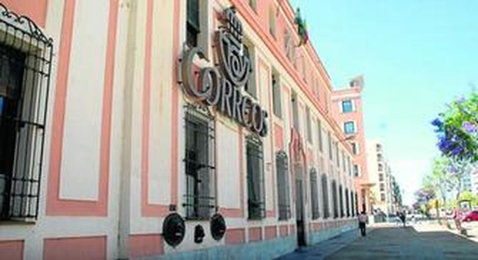 IU insta al Ayuntamiento a salvar el edificio de Correos de la piqueta