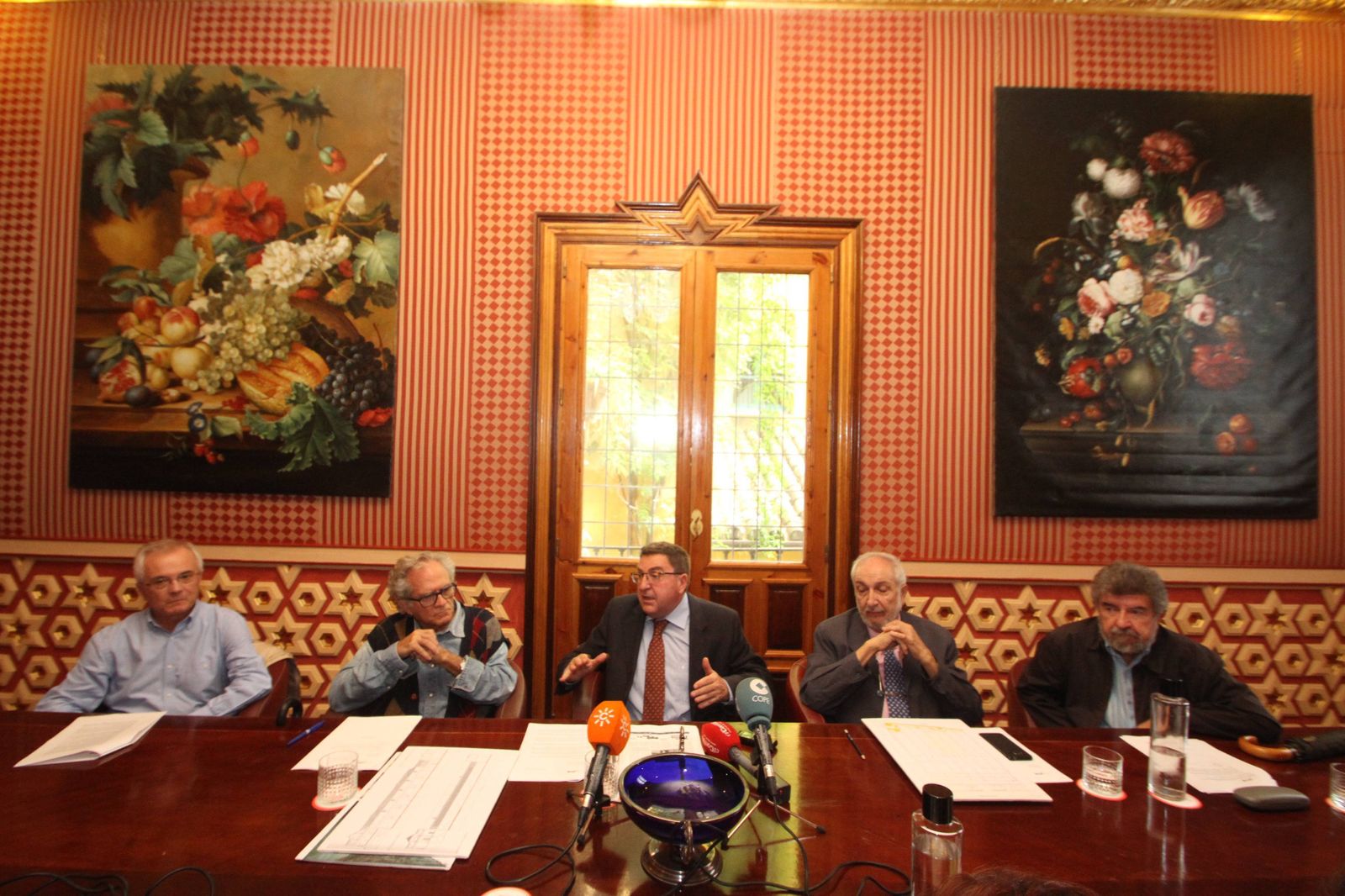 Los miembros de Adepa durante la rueda de prensa celebrada ayer.