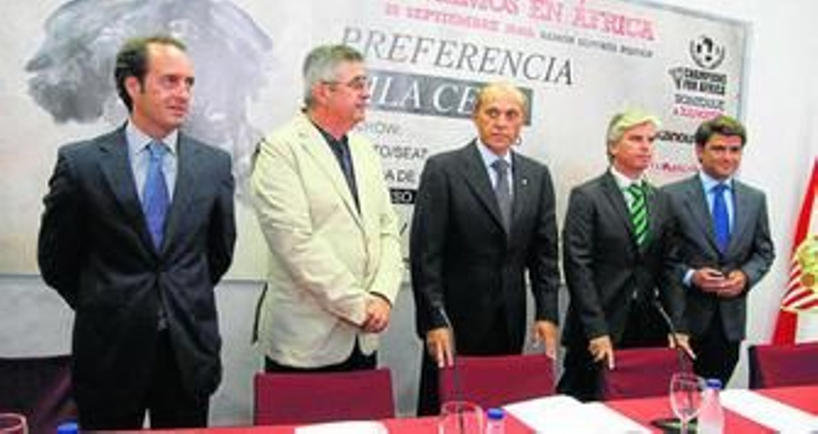 Jesús Prieto, gerente de la Fundación Kanoute, Ricardo García, presidente de Unicef en Andalucía, José María del Nido, Miguel Guillén y Beltrán Pérez, en la presentación.