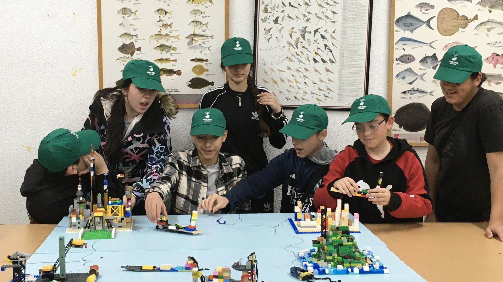 Los alumnos del IES Mar de Poniente estudiaron la calidad del aire de su localidad. Los alumnos del IES Mar de Poniente estudiaron la calidad del aire de su localidad.