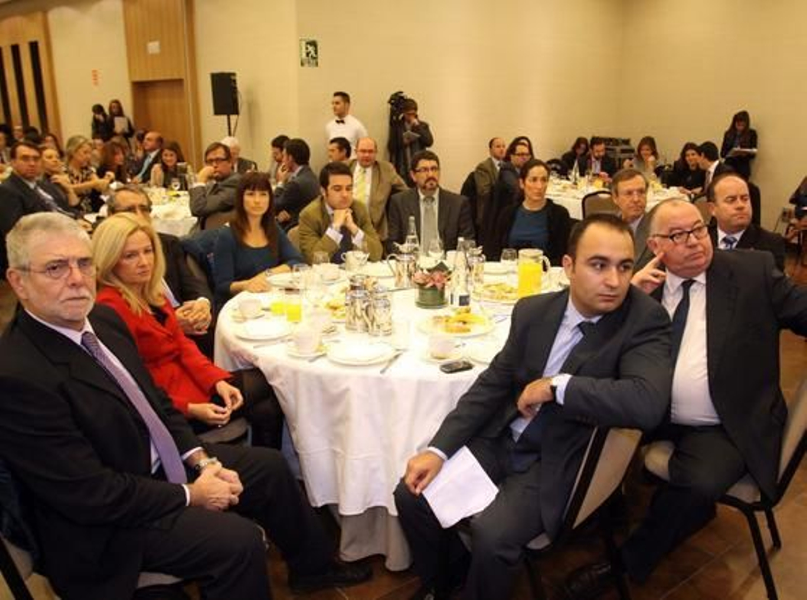 Enrique Fil, María Jesús Morales, José Ángel Narváez, Ruth Sarabia, Jacobo Florido, Juan Vallejos, Palmira Zavala, Juan Cobalea, Manuel Barón, alcalde de Antequera, José L. Rodríguez y Mario Cortés

Foto: Reportaje gr?co: Migue Fernandez y Sergio Camacho