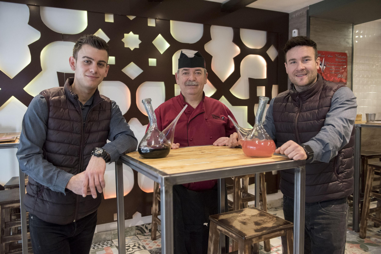 Quien comparte el mismo porrón reparte alegría