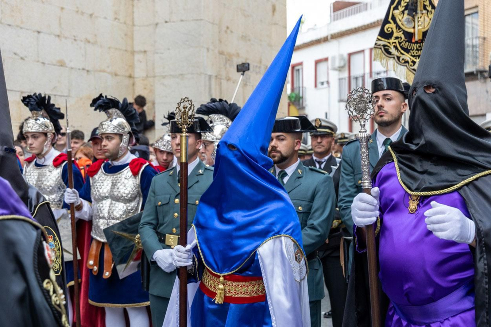 Los jiennenses arropan a las tres cofradías de la tarde en un Domingo de Ramos más caluroso de lo esperado (II)