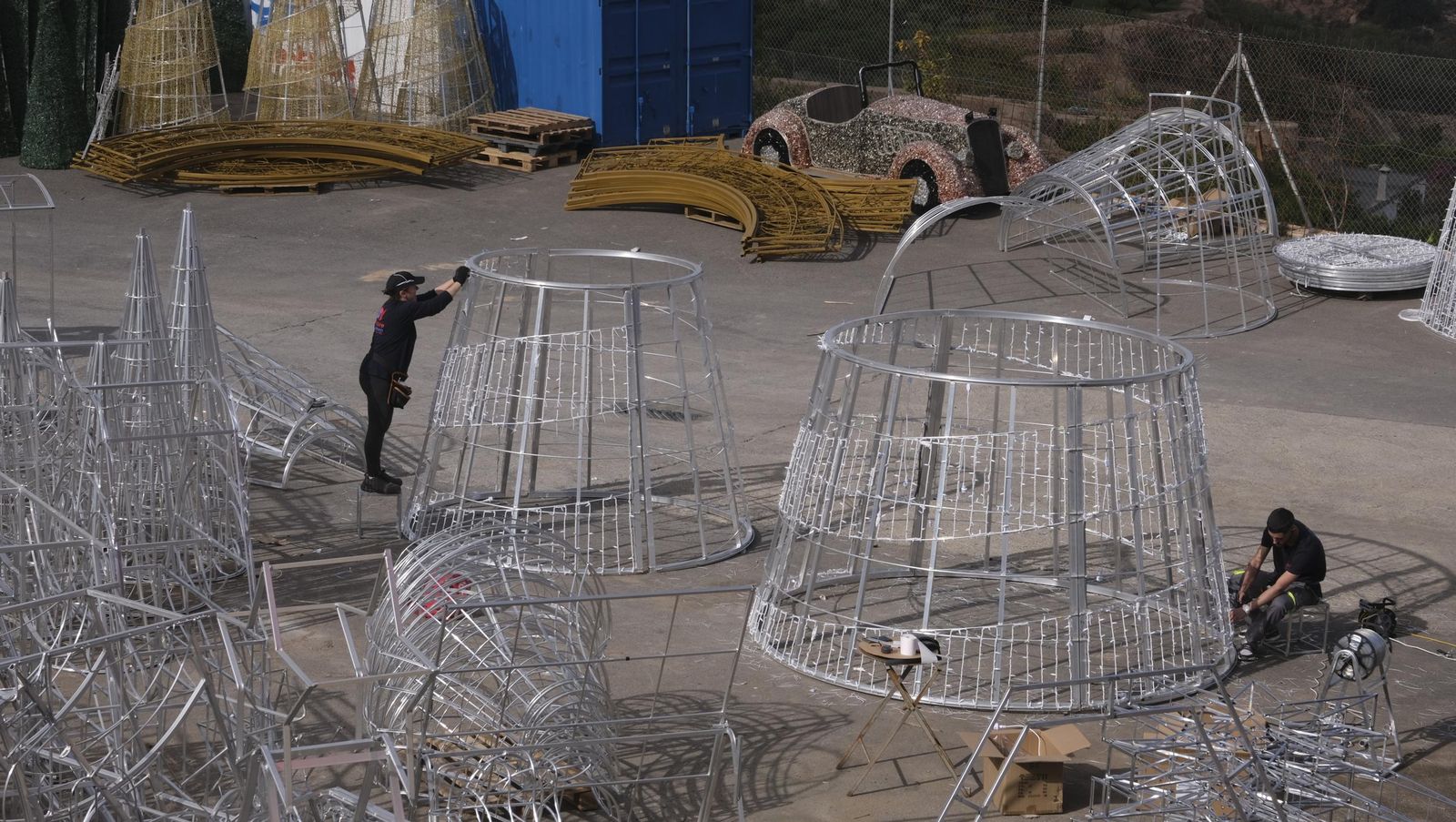 Desde Huécija a todo el mundo, Deconature, alegra la navidad con sus luces, en imágenes