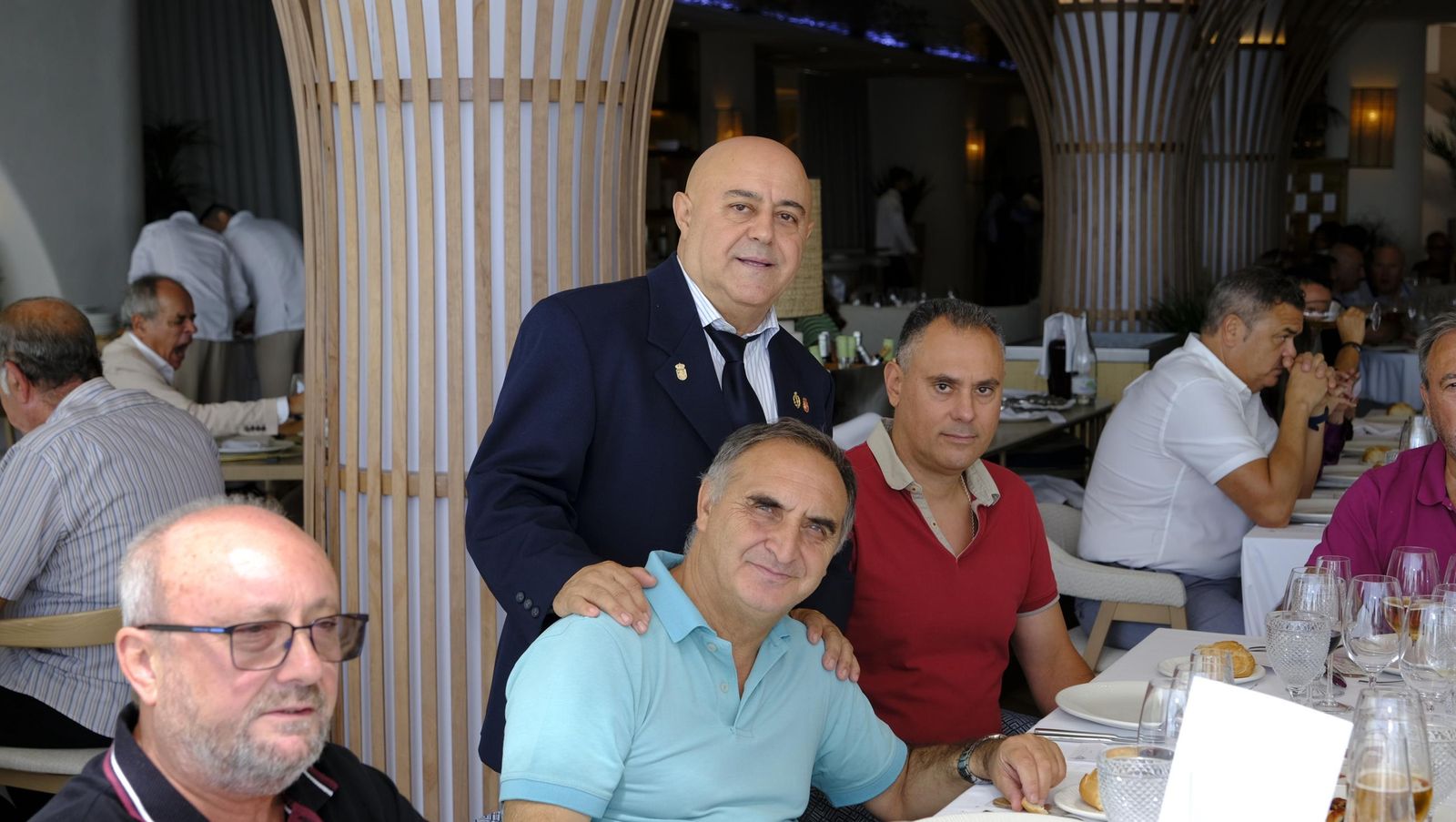 Comida de homenaje por su jubilación a Francisco Martínez, jefe de Servicios de 'El Acebuche'