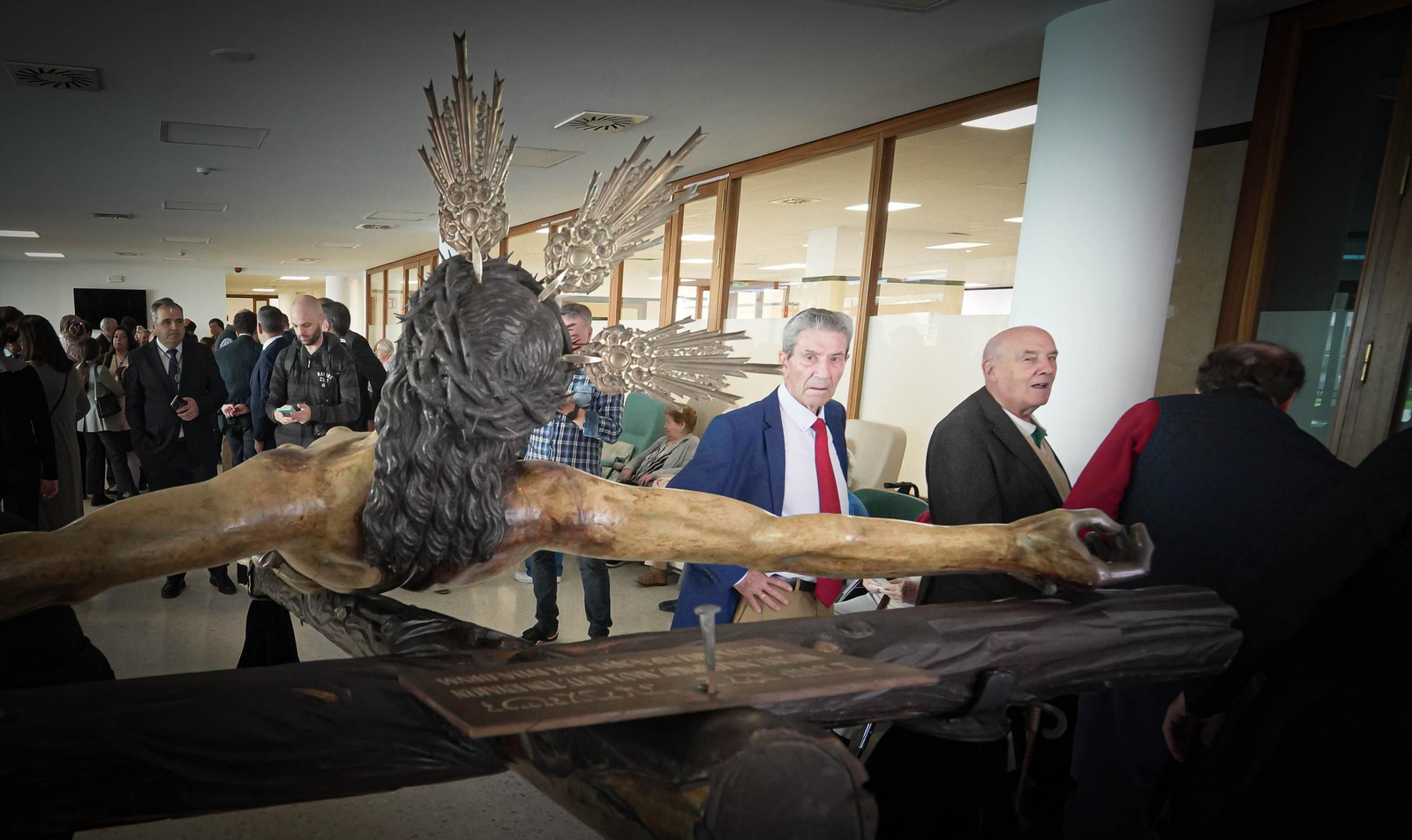 Imágenes del Cristo de la Esperanza con los ancianos del San Juan Grande en Jerez