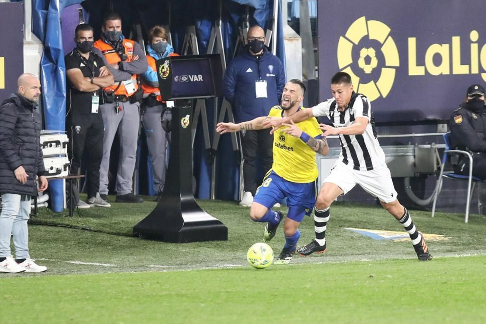 Las imágenes del Cádiz-Levante.