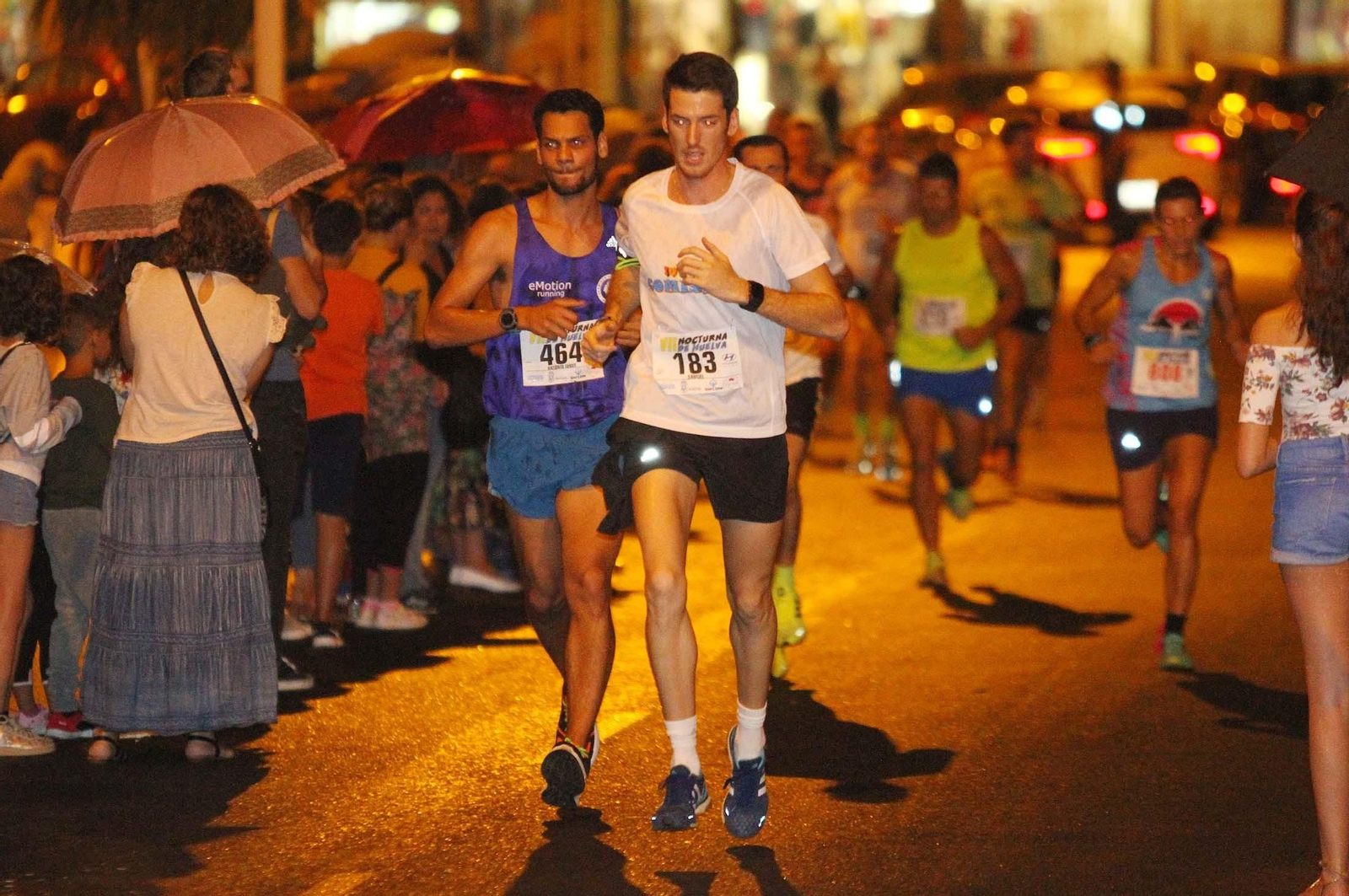 La VII Carrera Nocturna de Huelva en imágenes