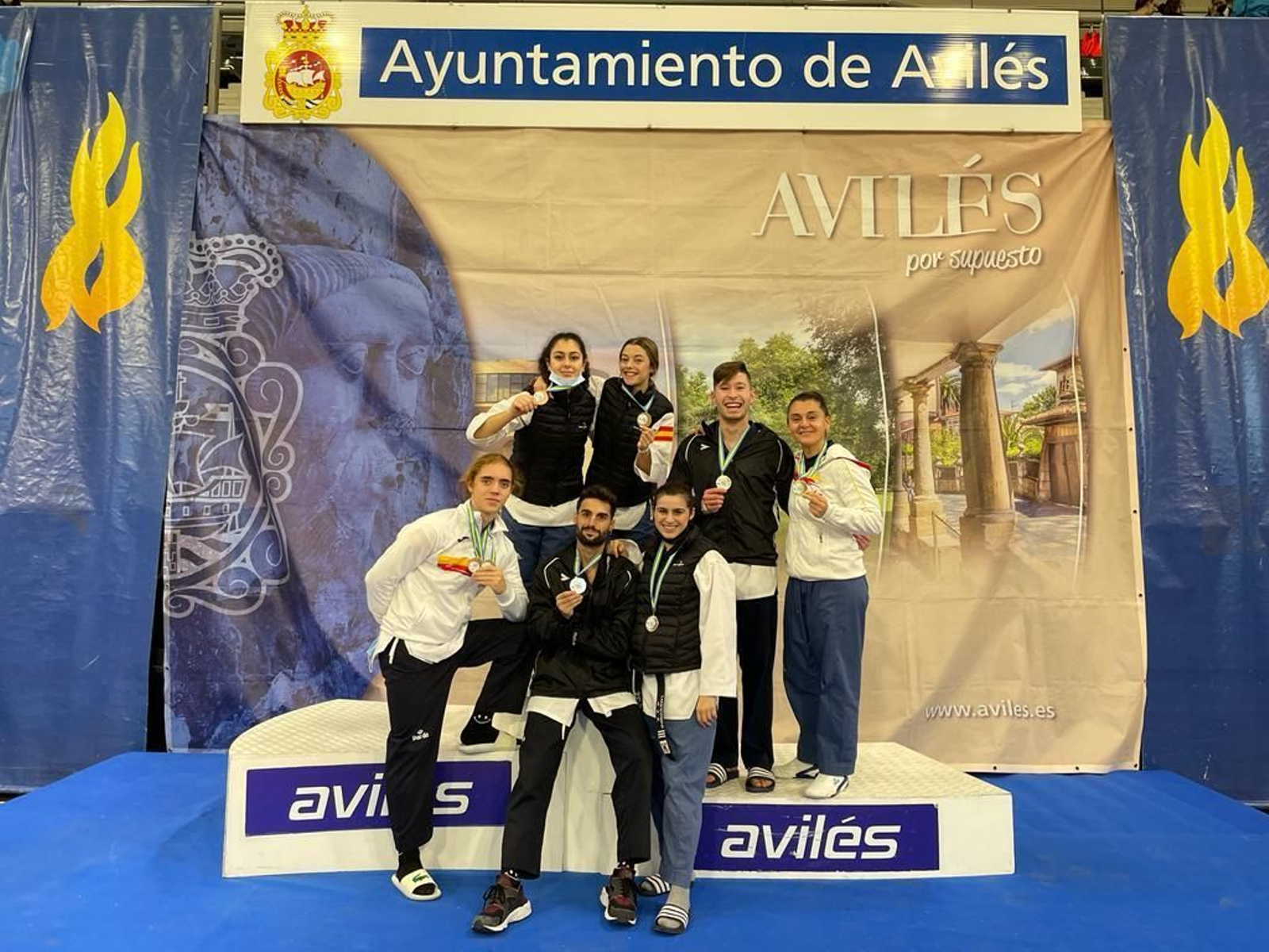Los deportistas del Seúl Gym, en Avilés.