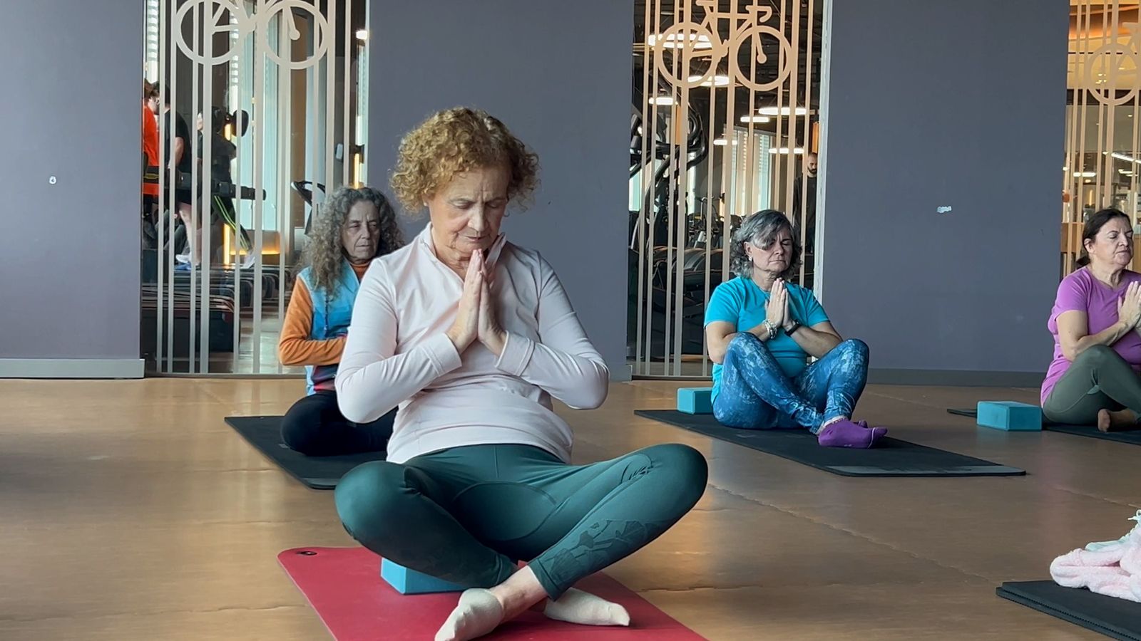 Yoga oncológico: movimiento, calma y comunidad frente al cáncer