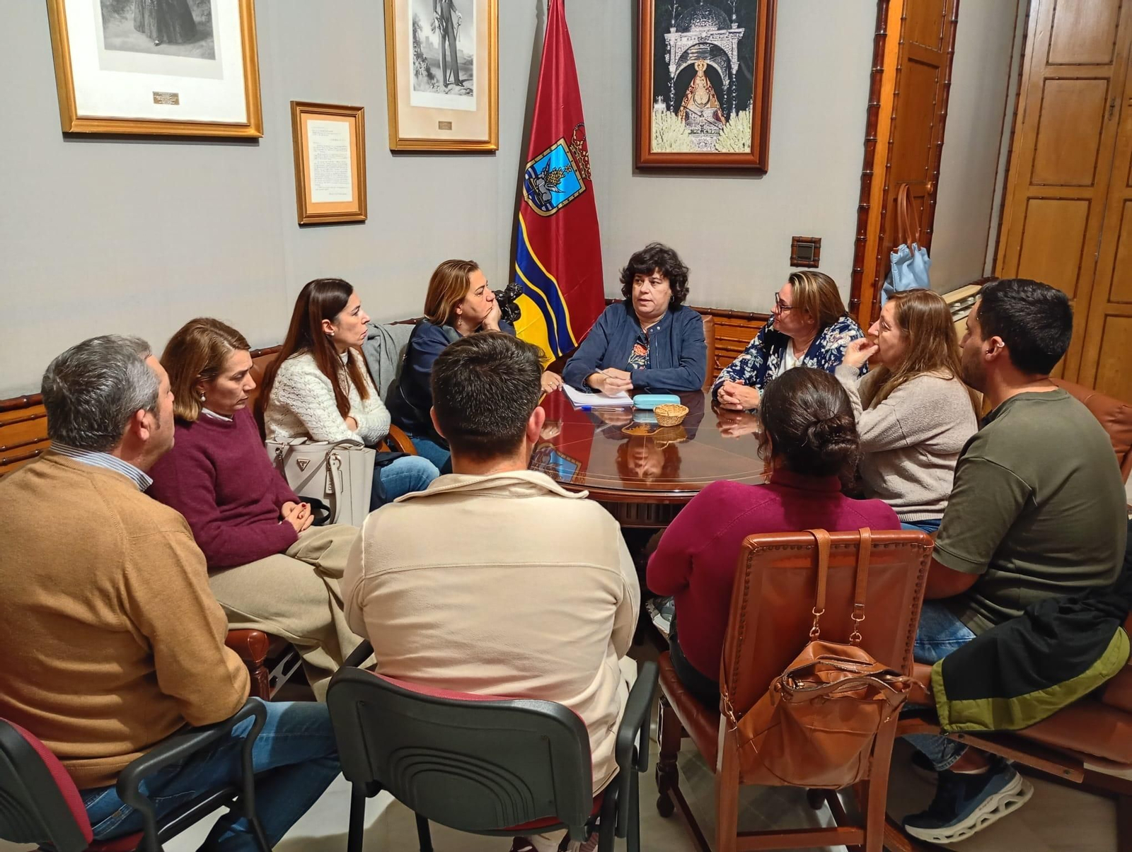 Reunión de la alcaldesa con el comité de empresa de Emuremasa.