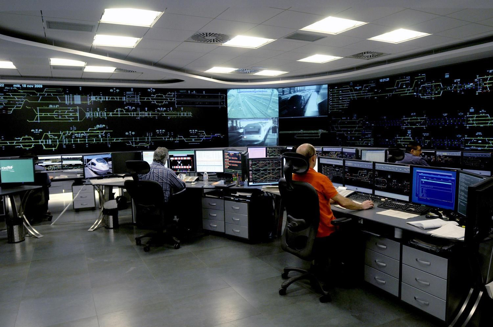 Centro de control ferroviario de Adif.