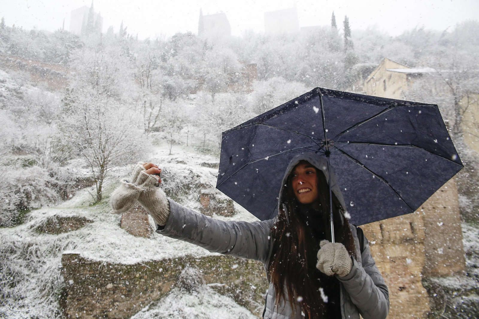 La nevada de Granada, en imágenes