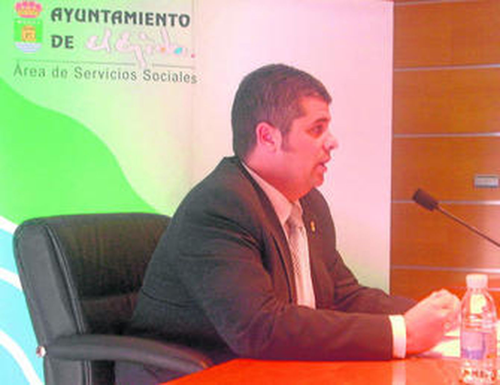 El concejal de Servicios Sociales del Ayuntamiento ejidense, Miguel Ángel Barrientos.