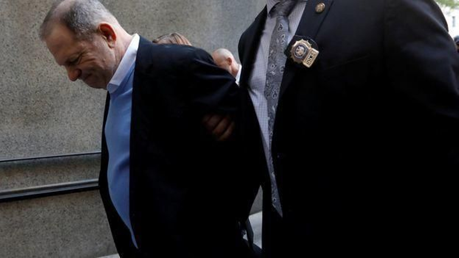 Harvey Weinstein, arrestado.