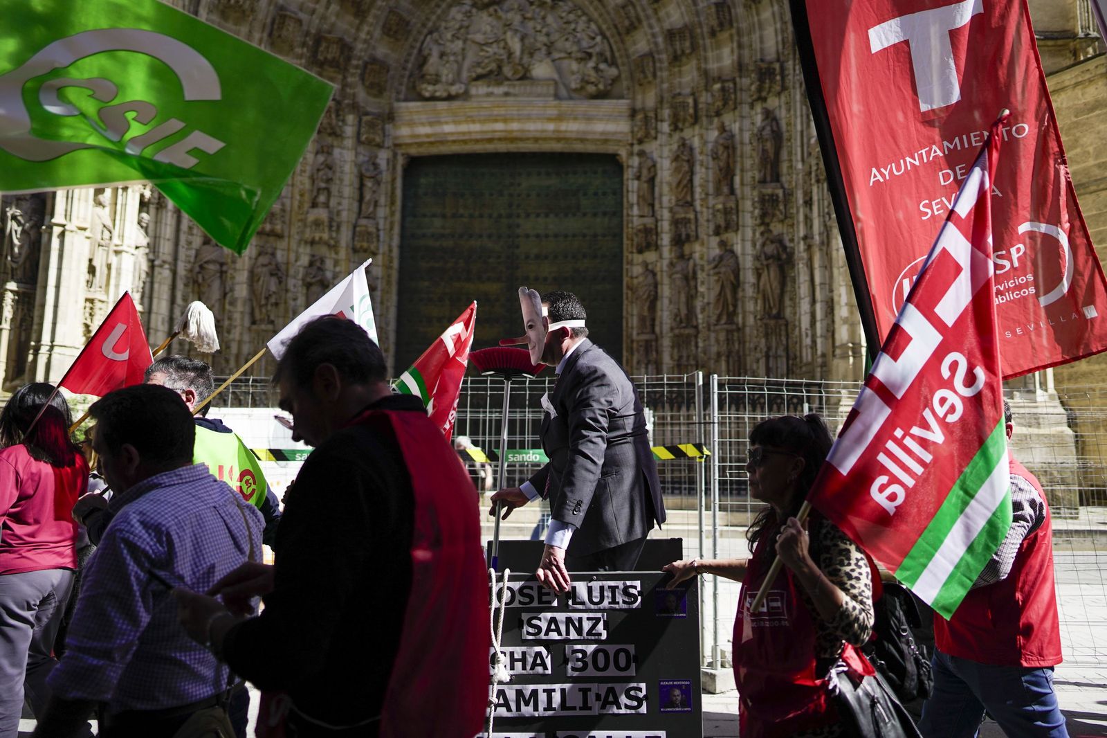 La manifestación de empleados municipales, en imágenes