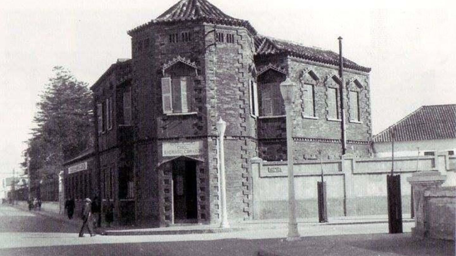 Casa Colorada, La Línea