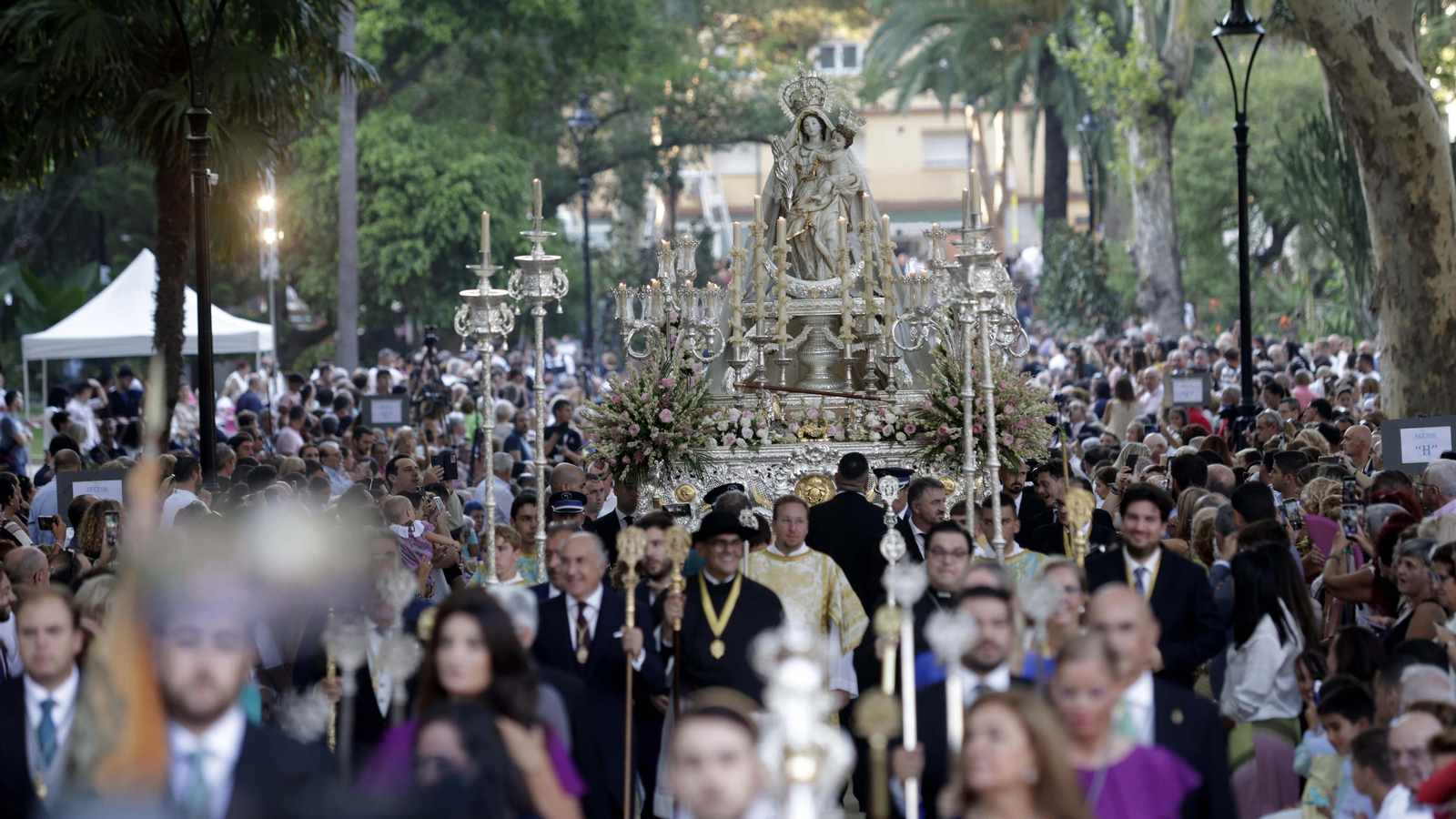 La Magna Mariana de Algeciras por el Parque María Cristina, en imágenes
