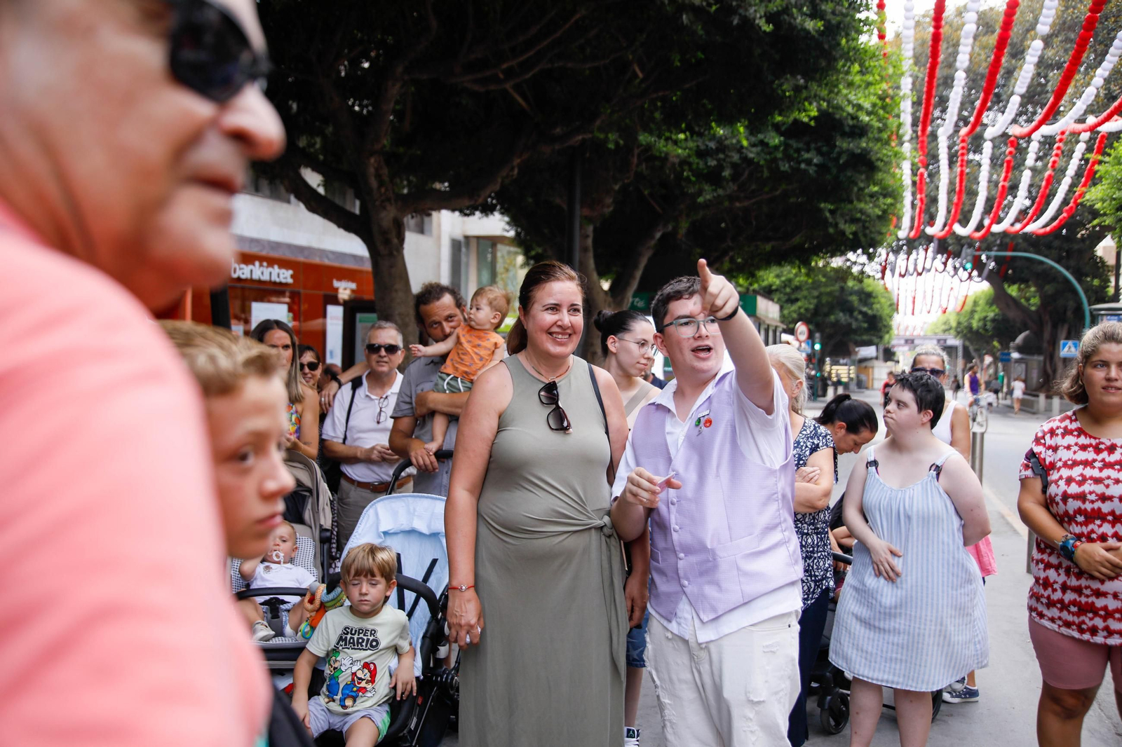 Las mejores imágenes del espectáculo 'Magia en la Calle' en el Paseo de Almería