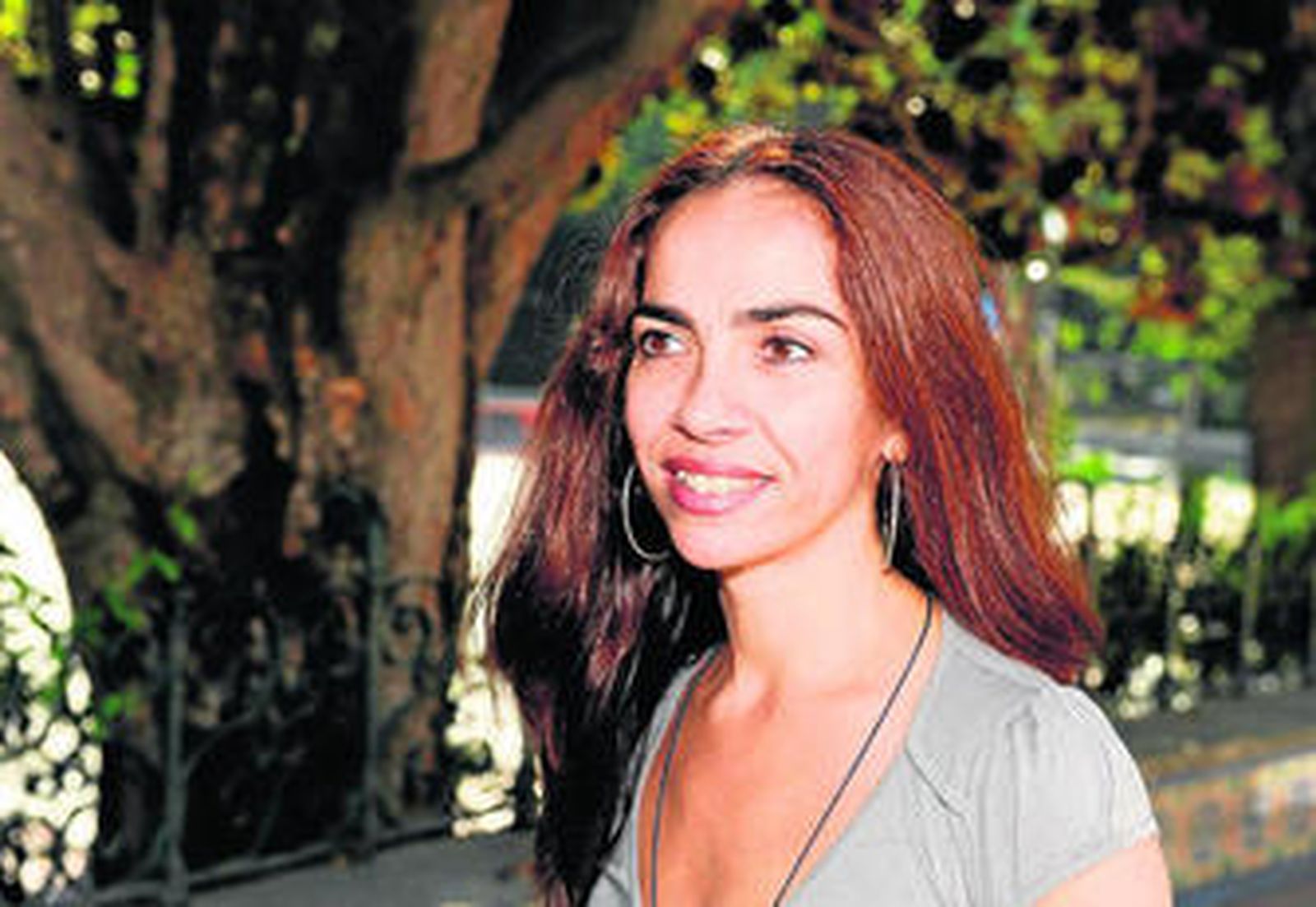 Isabel Bayón ha tomado como punto de partida de su espectáculo un poema de Miguel Hernández.