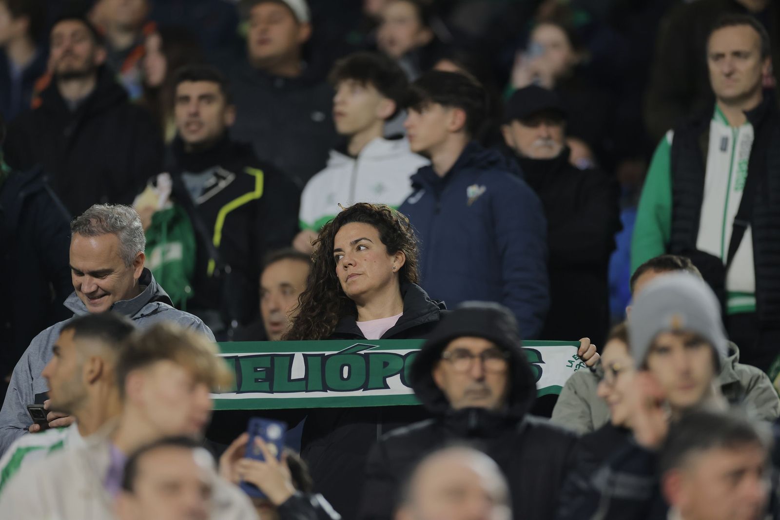 Buscate en las fotos del Betis - Feyenoord